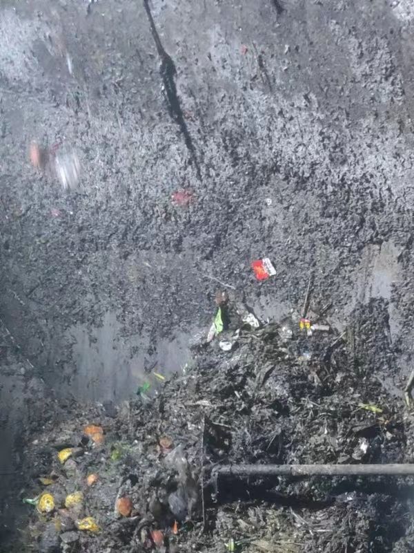 石碣镇污水池清理