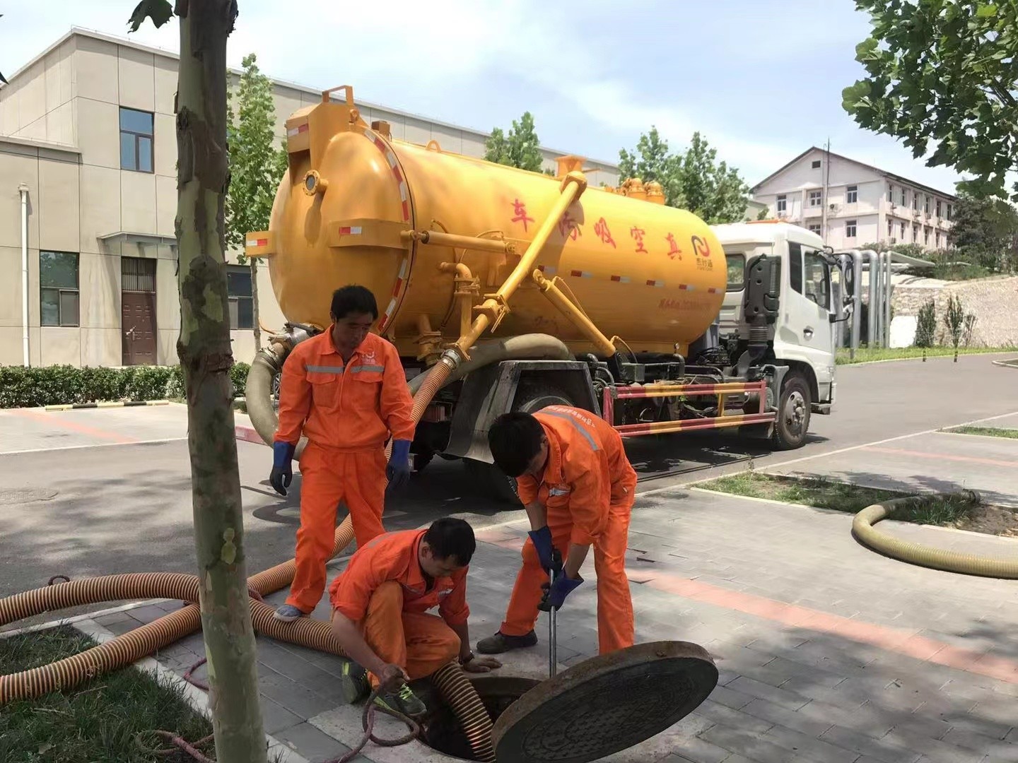石碣镇化粪池清理与5-8吨吸粪车施工效率分析